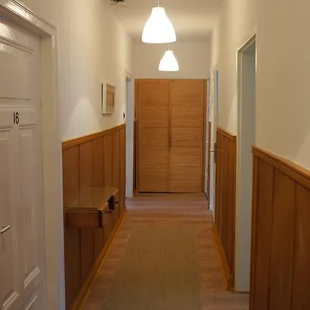 Πανσιόν Teamwohnung 1690 2*