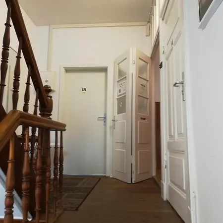 Teamwohnung 1690 Πανσιόν